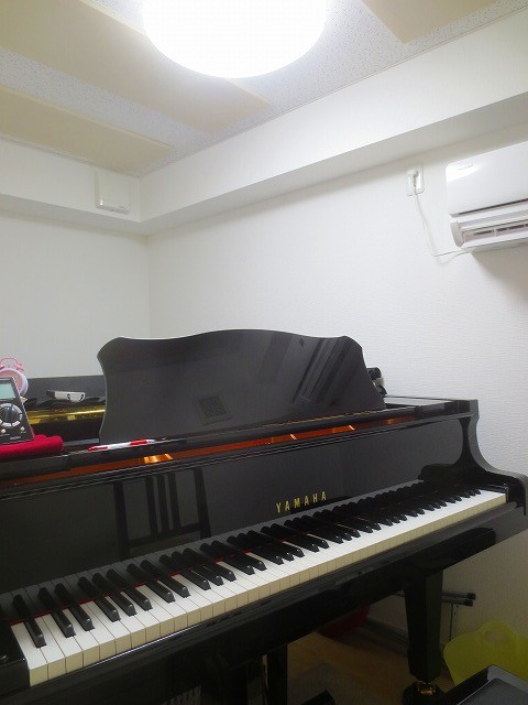 完成しました。
ピアノも入りました。