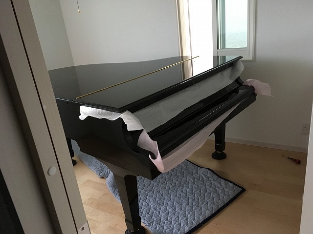 ピアノが搬入されました。