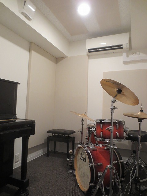 楽器が搬入されました。