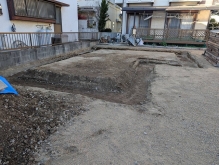 基礎工事が始まりました。