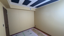 木工事が完了しました。
天井に梁型で吸排気ダクトボックスをつくりました。