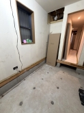 既存のお部屋を解体し、防音室の施工準備を進めます。