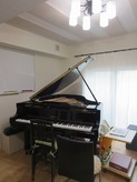 クロス施工後、ピアノが入りました。
お部屋の印象もガラッと変わります。