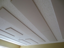 木工事完了です。天井は吸音天井に仕上げています。
