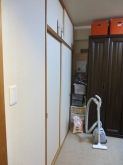 改修前のお部屋です。押し入れも撤去します。