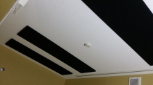 遮音補強後に天井を吸音天井に仕上げました。