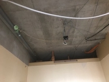 解体作業を行いました。
マンションでは戸建住宅より天井高の確保が難しいですが、できる限り天井高を高く計画します。