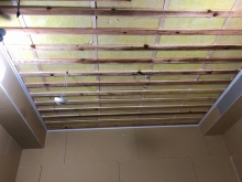 遮音補強後に天井を吸音天井に仕上げていきます。