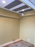 木工事完了です。
天井は吸音天井に仕上げています。
