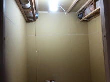 防音室側の壁と天井をつくりました。
天井に吸排気ダクトボックスをつくっています。