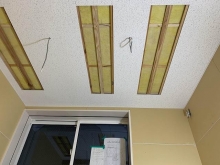 防音処理後に天井を吸音天井に仕上げています。