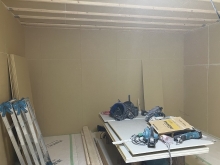 防音室の壁と天井ができあがりました。